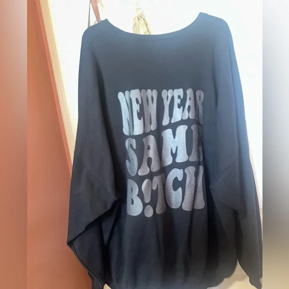 Bourbon and belles sweatshirt - Picture 2 of 3